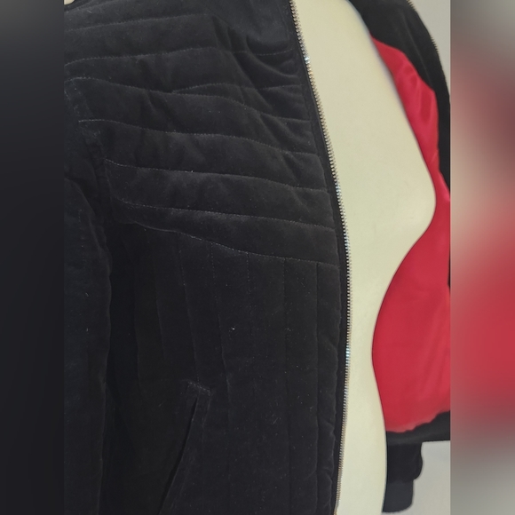 Black Quilted Velvet Bomber Jacket w/Red Satin interior - Volcom - Chunky zipper - Picture 15 of 15